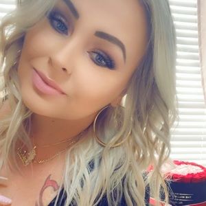 Meet your Posher, Christy